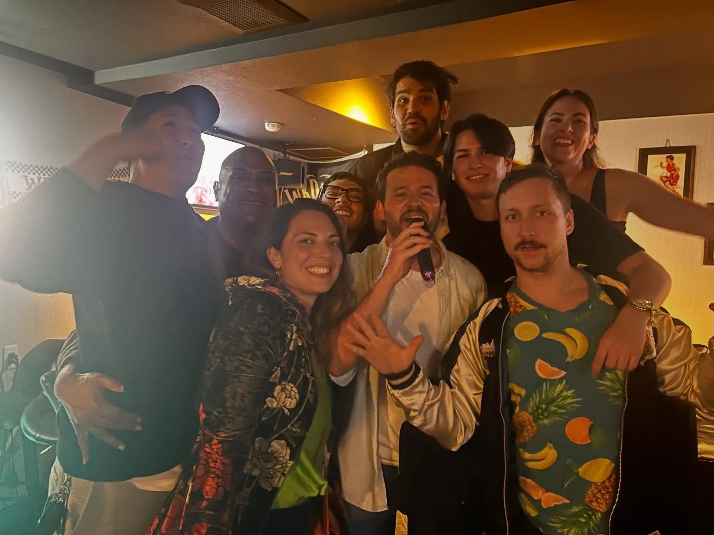 難波 裏なんば ダーツ カラオケ バー Bar ALL-IN